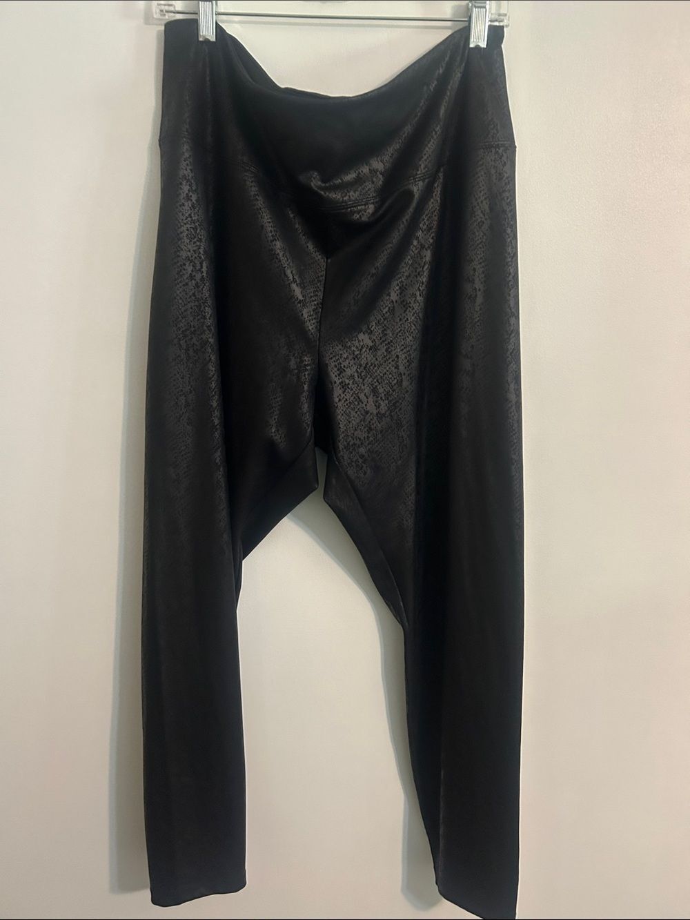Simply Vera Vera Wang Black Faux Leather Harem Leggings